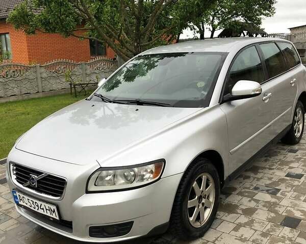Серый Вольво В50, объемом двигателя 1.6 л и пробегом 270 тыс. км за 5999 $, фото 1 на Automoto.ua