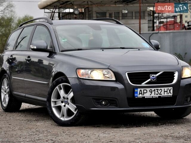 Сірий Вольво V50, об'ємом двигуна 2 л та пробігом 265 тис. км за 6850 $, фото 1 на Automoto.ua