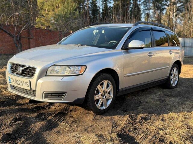 Сірий Вольво V50, об'ємом двигуна 1.6 л та пробігом 234 тис. км за 6750 $, фото 1 на Automoto.ua