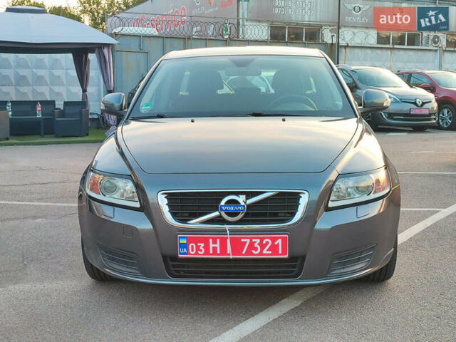 Сірий Вольво V50, об'ємом двигуна 1.6 л та пробігом 200 тис. км за 9200 $, фото 1 на Automoto.ua
