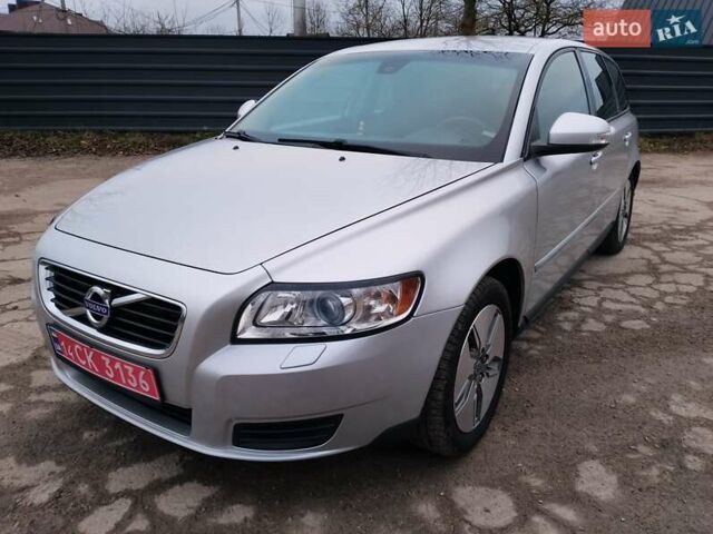 Сірий Вольво V50, об'ємом двигуна 1.6 л та пробігом 220 тис. км за 7400 $, фото 1 на Automoto.ua