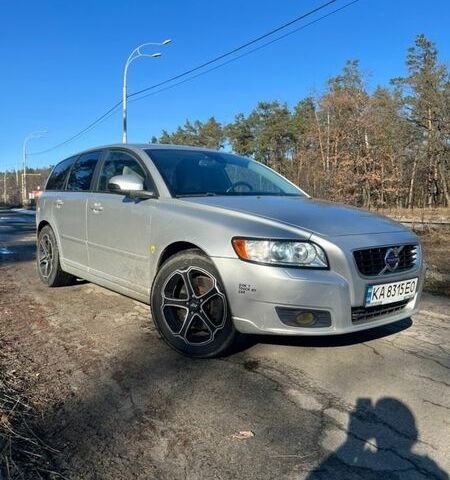 Сірий Вольво V50, об'ємом двигуна 2.4 л та пробігом 300 тис. км за 8000 $, фото 1 на Automoto.ua