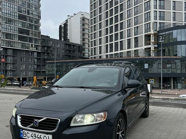 Сірий Вольво V50, об'ємом двигуна 1.56 л та пробігом 255 тис. км за 6600 $, фото 1 на Automoto.ua