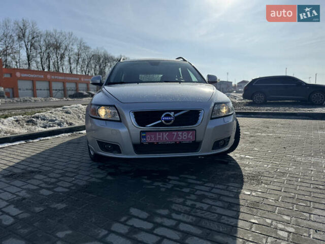 Сірий Вольво V50, об'ємом двигуна 2 л та пробігом 230 тис. км за 9700 $, фото 1 на Automoto.ua