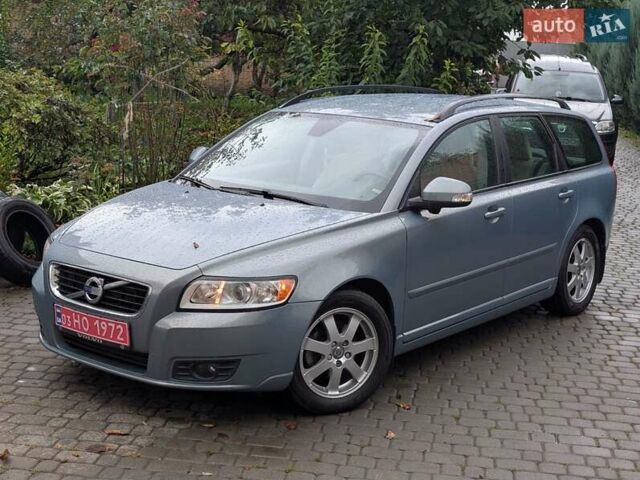 Серый Вольво В50, объемом двигателя 1.6 л и пробегом 139 тыс. км за 7999 $, фото 1 на Automoto.ua