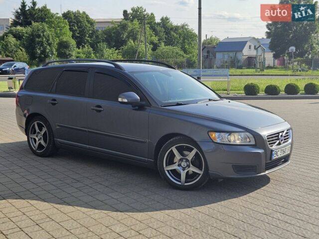 Сірий Вольво V50, об'ємом двигуна 1.6 л та пробігом 240 тис. км за 7300 $, фото 1 на Automoto.ua