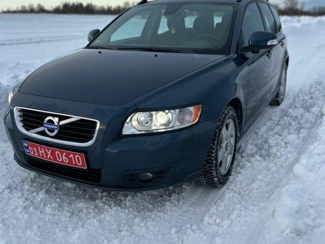Сірий Вольво V50, об'ємом двигуна 0 л та пробігом 227 тис. км за 7700 $, фото 1 на Automoto.ua