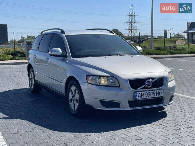 Серый Вольво В50, объемом двигателя 1.6 л и пробегом 302 тыс. км за 6900 $, фото 1 на Automoto.ua