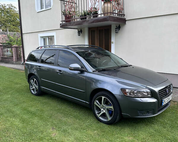 Сірий Вольво V50, об'ємом двигуна 1.6 л та пробігом 276 тис. км за 6750 $, фото 1 на Automoto.ua