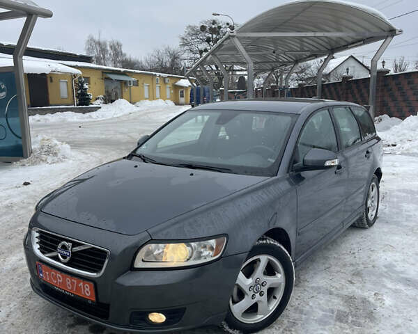 Сірий Вольво V50, об'ємом двигуна 1.6 л та пробігом 240 тис. км за 5850 $, фото 1 на Automoto.ua