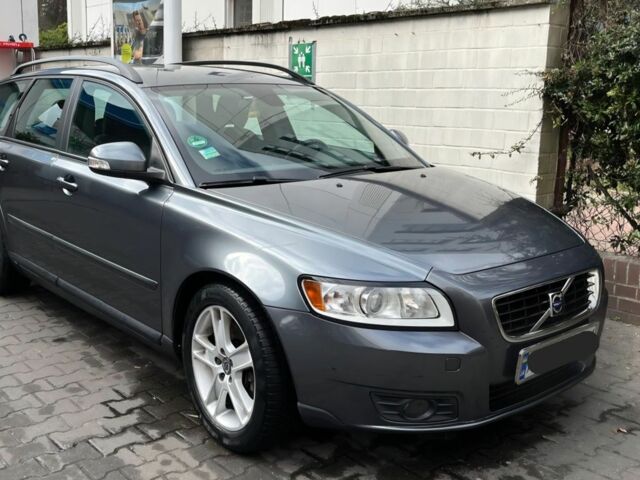 Сірий Вольво V50, об'ємом двигуна 2 л та пробігом 250 тис. км за 7100 $, фото 1 на Automoto.ua
