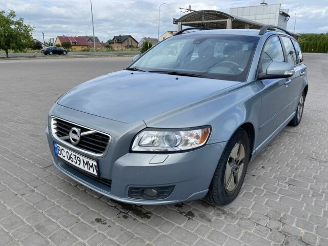Сірий Вольво V50, об'ємом двигуна 1.6 л та пробігом 244 тис. км за 6500 $, фото 1 на Automoto.ua
