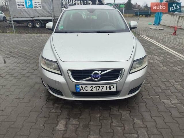 Серый Вольво В50, объемом двигателя 1.98 л и пробегом 245 тыс. км за 7250 $, фото 1 на Automoto.ua