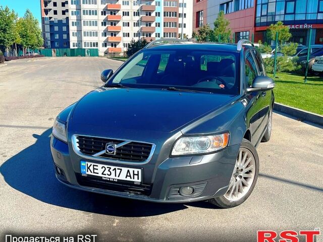 Серый Вольво В50, объемом двигателя 1.6 л и пробегом 275 тыс. км за 6900 $, фото 1 на Automoto.ua