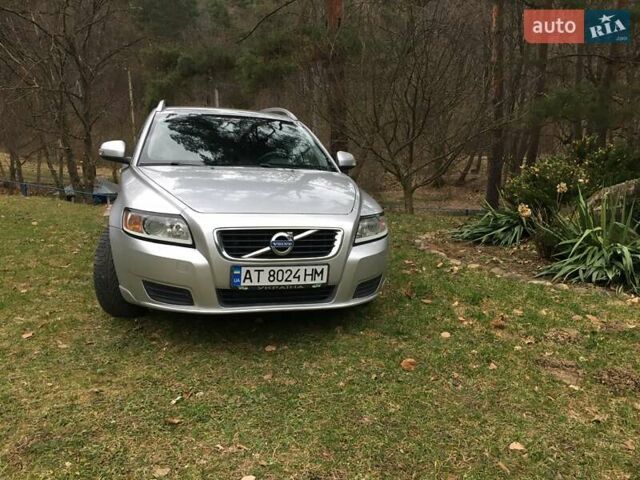 Сірий Вольво V50, об'ємом двигуна 1.56 л та пробігом 207 тис. км за 7400 $, фото 1 на Automoto.ua