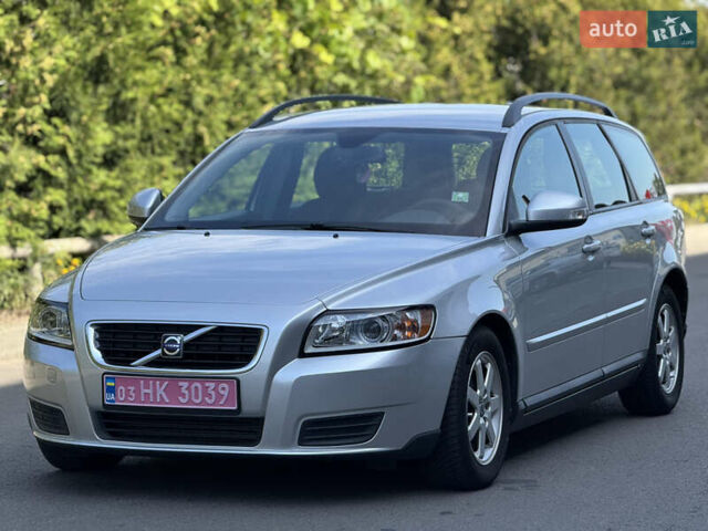 Серый Вольво В50, объемом двигателя 1.6 л и пробегом 258 тыс. км за 6900 $, фото 1 на Automoto.ua