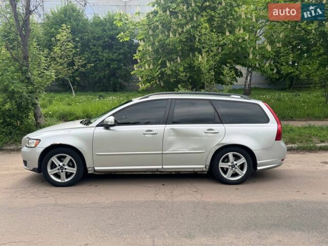 Серый Вольво В50, объемом двигателя 1.56 л и пробегом 279 тыс. км за 5500 $, фото 1 на Automoto.ua