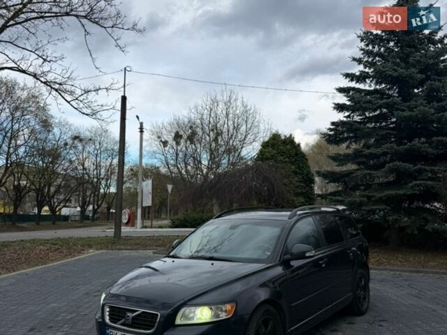 Серый Вольво В50, объемом двигателя 1.56 л и пробегом 420 тыс. км за 5950 $, фото 1 на Automoto.ua