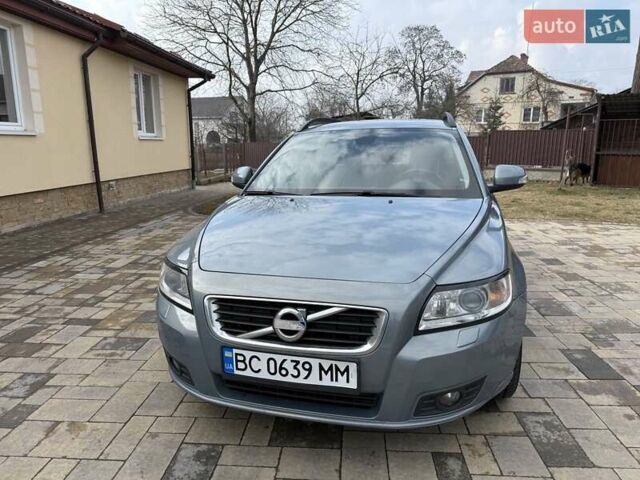 Сірий Вольво V50, об'ємом двигуна 1.56 л та пробігом 240 тис. км за 7100 $, фото 1 на Automoto.ua