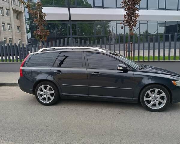 Сірий Вольво V50, об'ємом двигуна 1.6 л та пробігом 243 тис. км за 8000 $, фото 1 на Automoto.ua