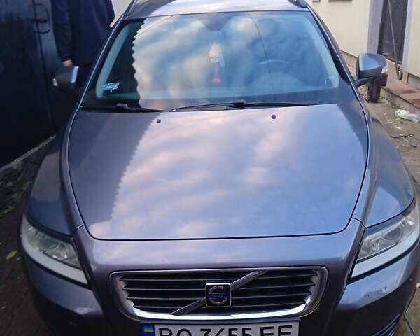 Серый Вольво В50, объемом двигателя 1.6 л и пробегом 223 тыс. км за 6800 $, фото 1 на Automoto.ua