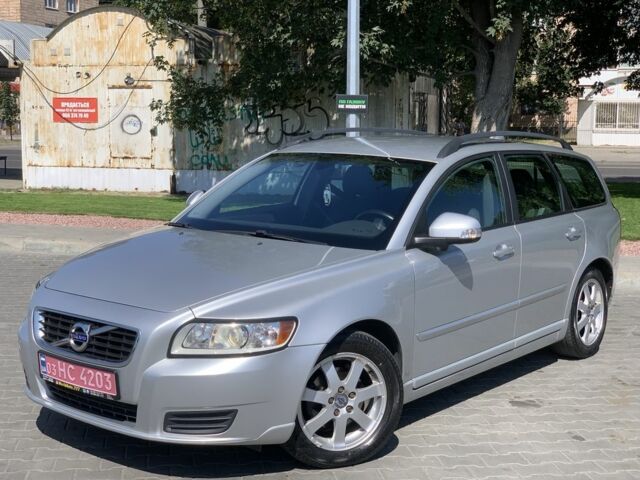 Сірий Вольво V50, об'ємом двигуна 1.6 л та пробігом 263 тис. км за 7500 $, фото 1 на Automoto.ua