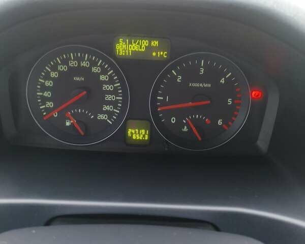 Серый Вольво В50, объемом двигателя 1.6 л и пробегом 247 тыс. км за 7800 $, фото 1 на Automoto.ua