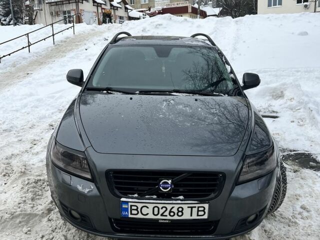 Серый Вольво В50, объемом двигателя 1.6 л и пробегом 278 тыс. км за 7300 $, фото 1 на Automoto.ua