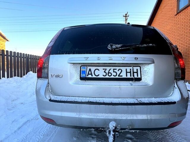 Серый Вольво В50, объемом двигателя 1.6 л и пробегом 27400 тыс. км за 5800 $, фото 1 на Automoto.ua