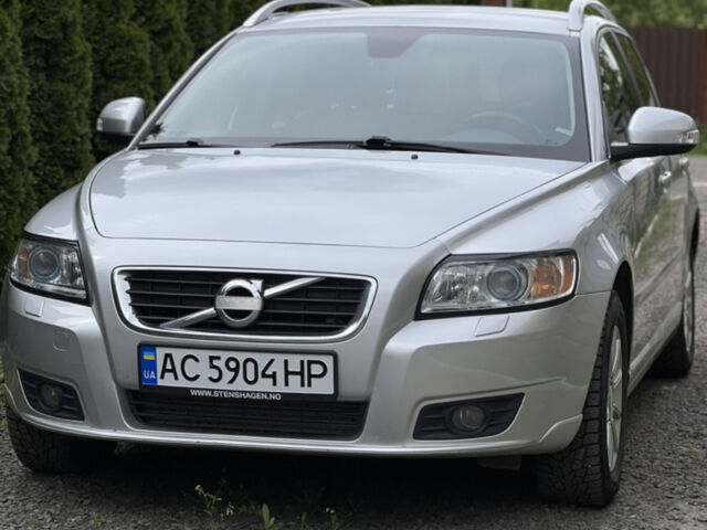 Сірий Вольво V50, об'ємом двигуна 1.56 л та пробігом 269 тис. км за 8099 $, фото 1 на Automoto.ua