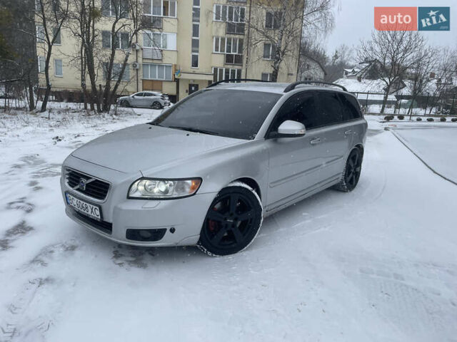 Серый Вольво В50, объемом двигателя 2 л и пробегом 294 тыс. км за 7900 $, фото 1 на Automoto.ua