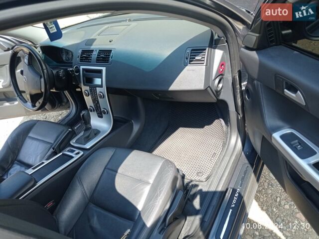 Сірий Вольво V50, об'ємом двигуна 1.6 л та пробігом 255 тис. км за 7999 $, фото 1 на Automoto.ua