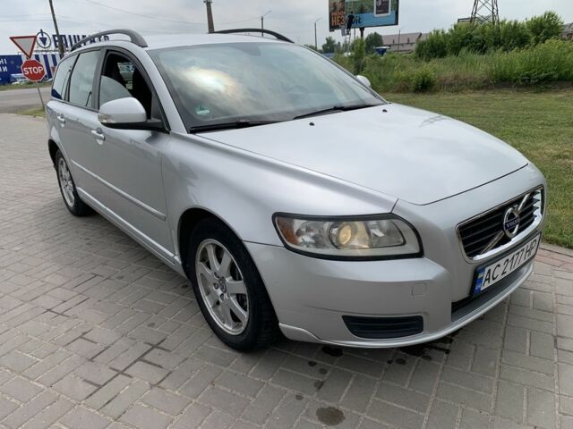 Сірий Вольво V50, об'ємом двигуна 2 л та пробігом 250 тис. км за 7500 $, фото 1 на Automoto.ua