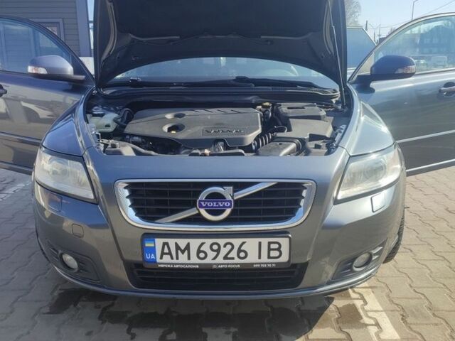 Сірий Вольво V50, об'ємом двигуна 1.56 л та пробігом 230 тис. км за 7500 $, фото 1 на Automoto.ua