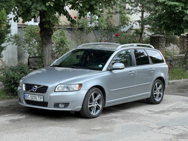 Сірий Вольво V50, об'ємом двигуна 1.6 л та пробігом 256 тис. км за 7000 $, фото 1 на Automoto.ua