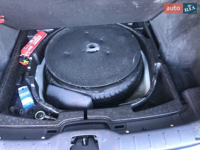 Сірий Вольво V50, об'ємом двигуна 1.6 л та пробігом 215 тис. км за 8650 $, фото 1 на Automoto.ua