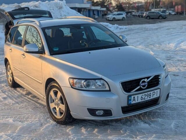 Сірий Вольво V50, об'ємом двигуна 1.6 л та пробігом 250 тис. км за 8300 $, фото 1 на Automoto.ua
