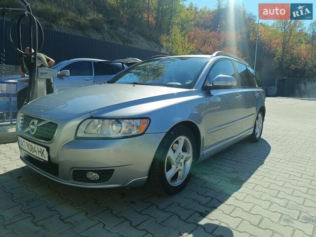 Сірий Вольво V50, об'ємом двигуна 1.6 л та пробігом 291 тис. км за 7000 $, фото 1 на Automoto.ua