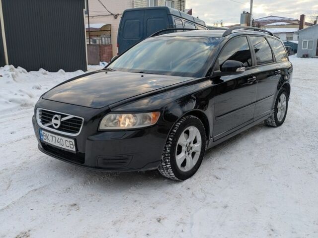 Серый Вольво В50, объемом двигателя 1.6 л и пробегом 210 тыс. км за 6400 $, фото 1 на Automoto.ua