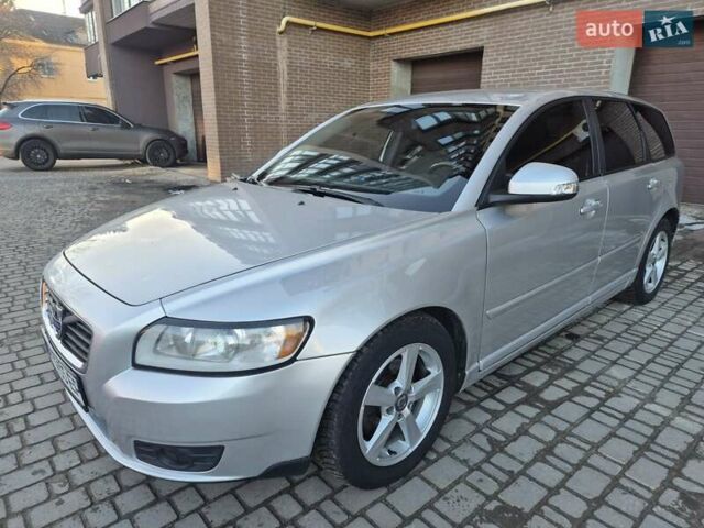 Сірий Вольво V50, об'ємом двигуна 1.6 л та пробігом 240 тис. км за 7200 $, фото 1 на Automoto.ua