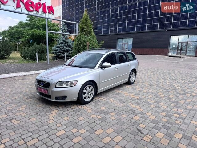 Сірий Вольво V50, об'ємом двигуна 1.6 л та пробігом 219 тис. км за 7400 $, фото 1 на Automoto.ua