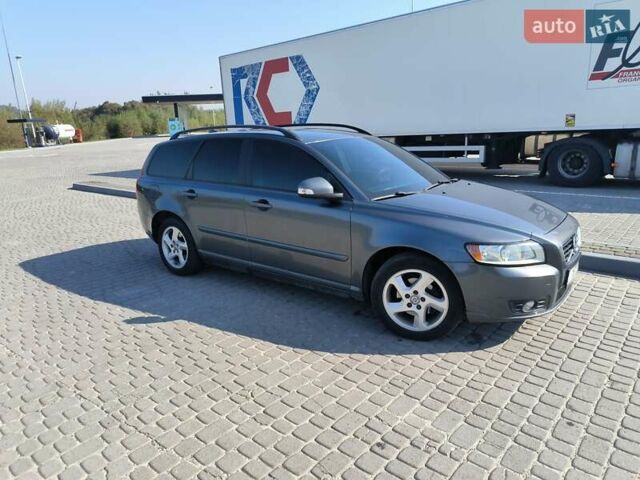 Сірий Вольво V50, об'ємом двигуна 1.6 л та пробігом 350 тис. км за 7200 $, фото 1 на Automoto.ua
