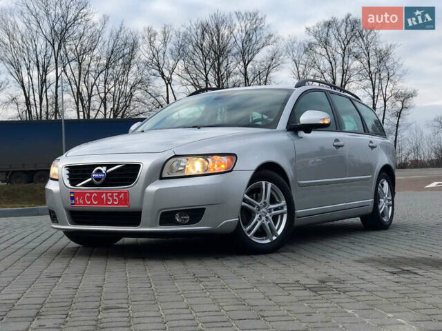 Серый Вольво В50, объемом двигателя 1.6 л и пробегом 160 тыс. км за 8799 $, фото 1 на Automoto.ua