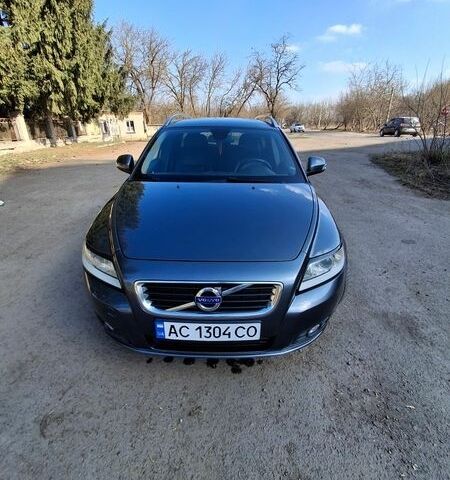 Серый Вольво В50, объемом двигателя 1.6 л и пробегом 335 тыс. км за 8200 $, фото 1 на Automoto.ua