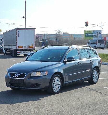 Сірий Вольво V50, об'ємом двигуна 1.6 л та пробігом 243 тис. км за 7100 $, фото 1 на Automoto.ua