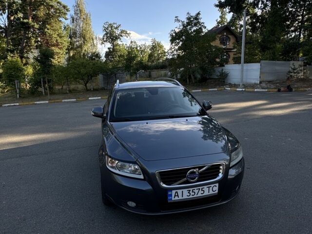 Сірий Вольво V50, об'ємом двигуна 2 л та пробігом 293 тис. км за 8983 $, фото 1 на Automoto.ua