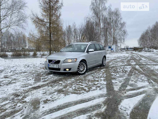 Сірий Вольво V50, об'ємом двигуна 1.6 л та пробігом 310 тис. км за 7600 $, фото 1 на Automoto.ua