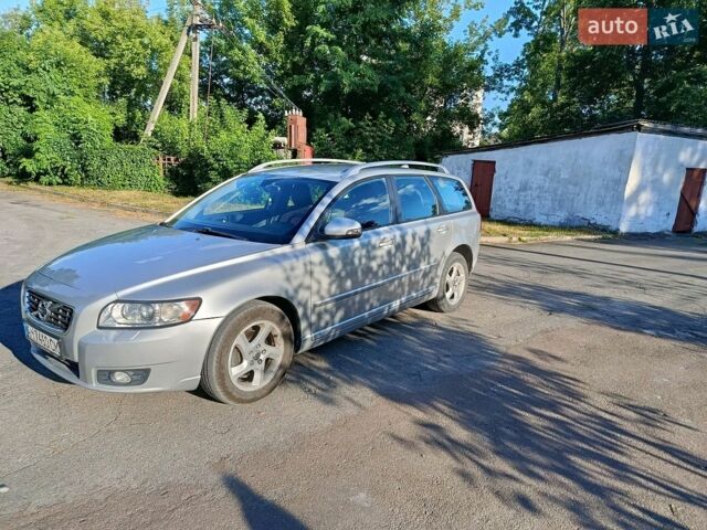 Сірий Вольво V50, об'ємом двигуна 1.98 л та пробігом 280 тис. км за 8200 $, фото 1 на Automoto.ua