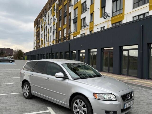 Серый Вольво В50, объемом двигателя 2 л и пробегом 283 тыс. км за 8700 $, фото 1 на Automoto.ua