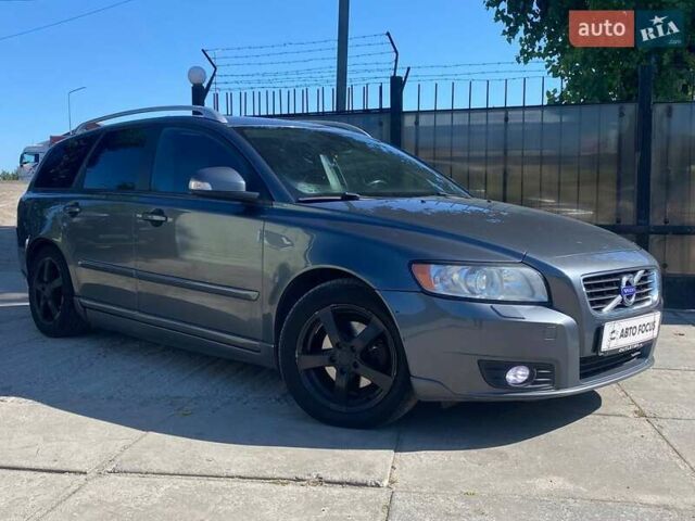 Серый Вольво В50, объемом двигателя 1.56 л и пробегом 224 тыс. км за 6990 $, фото 1 на Automoto.ua